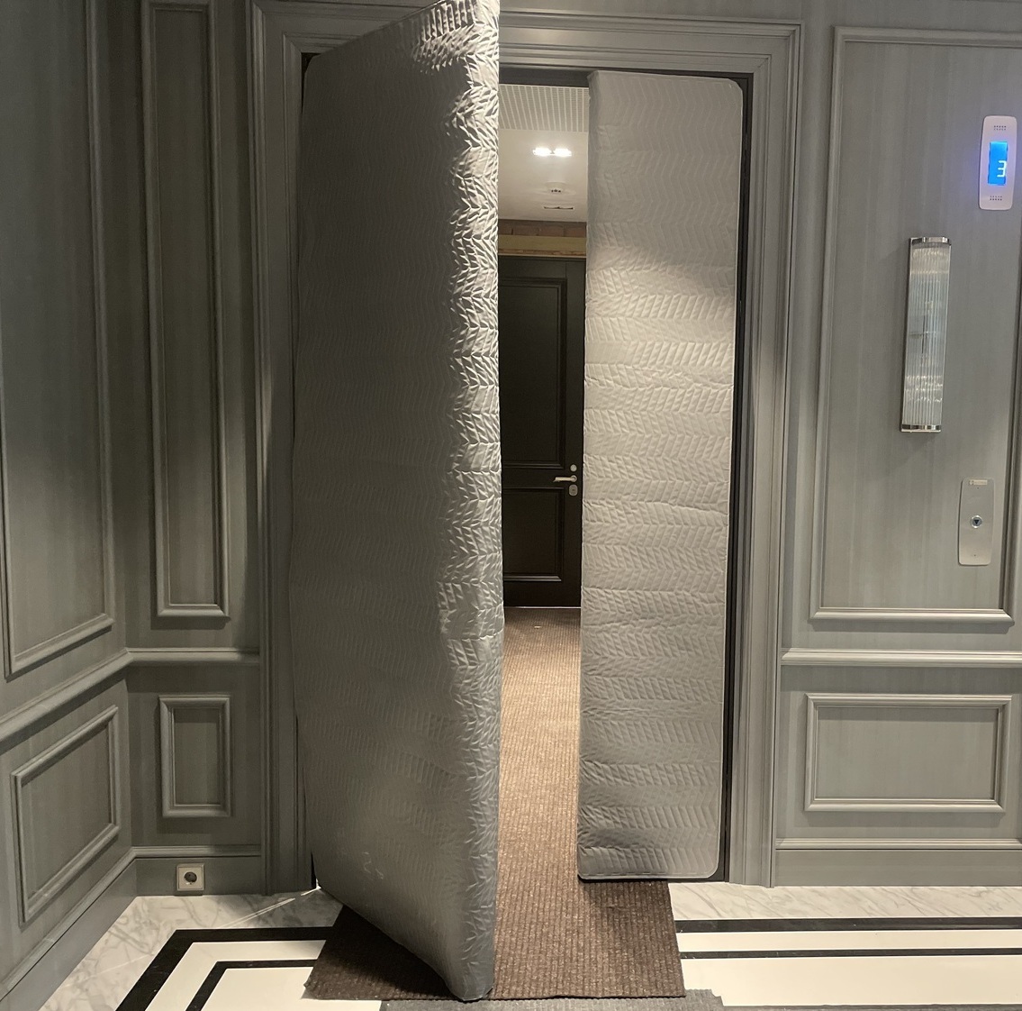 Защита дверей от повреждений во время ремонта Защита дверей от повреждений во время ремонта